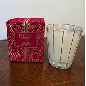 New nest fragrance holiday candle